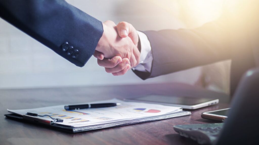 Ventas B2B: cómo funciona realmente el ciclo de compra industrial en México