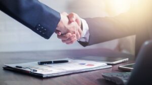 Ventas B2B: cómo funciona realmente el ciclo de compra industrial en México